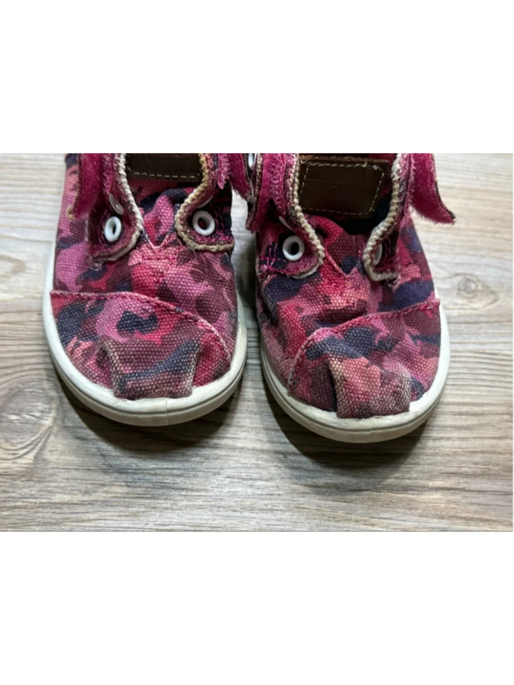 Baby TOMS Pink Red Camo High Top Shoes Size 7